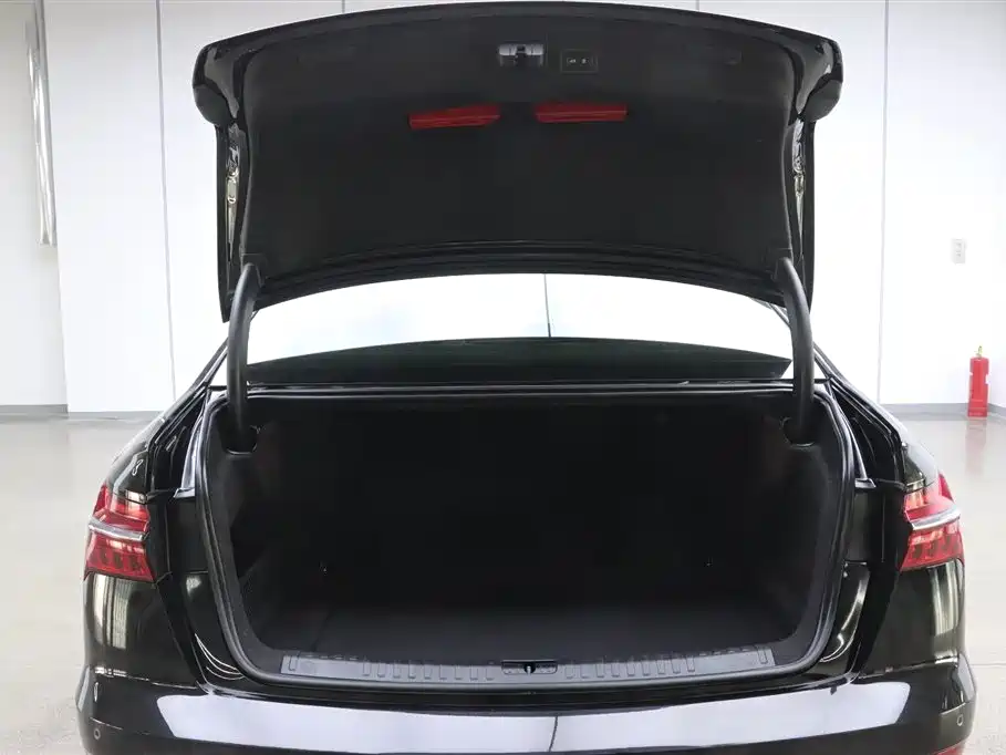 Audi A6L 2023 45 TFSI Premium Selection Dynamic фото 30