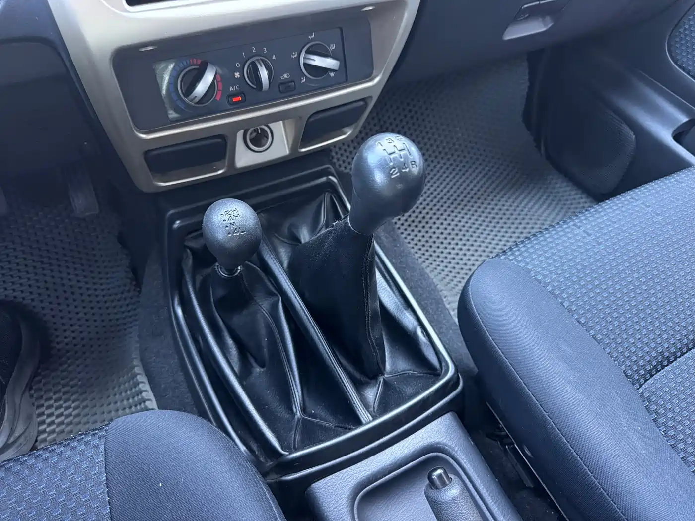 Nissan Paladin 2013 2.4L 4WD Standard China V фото 15
