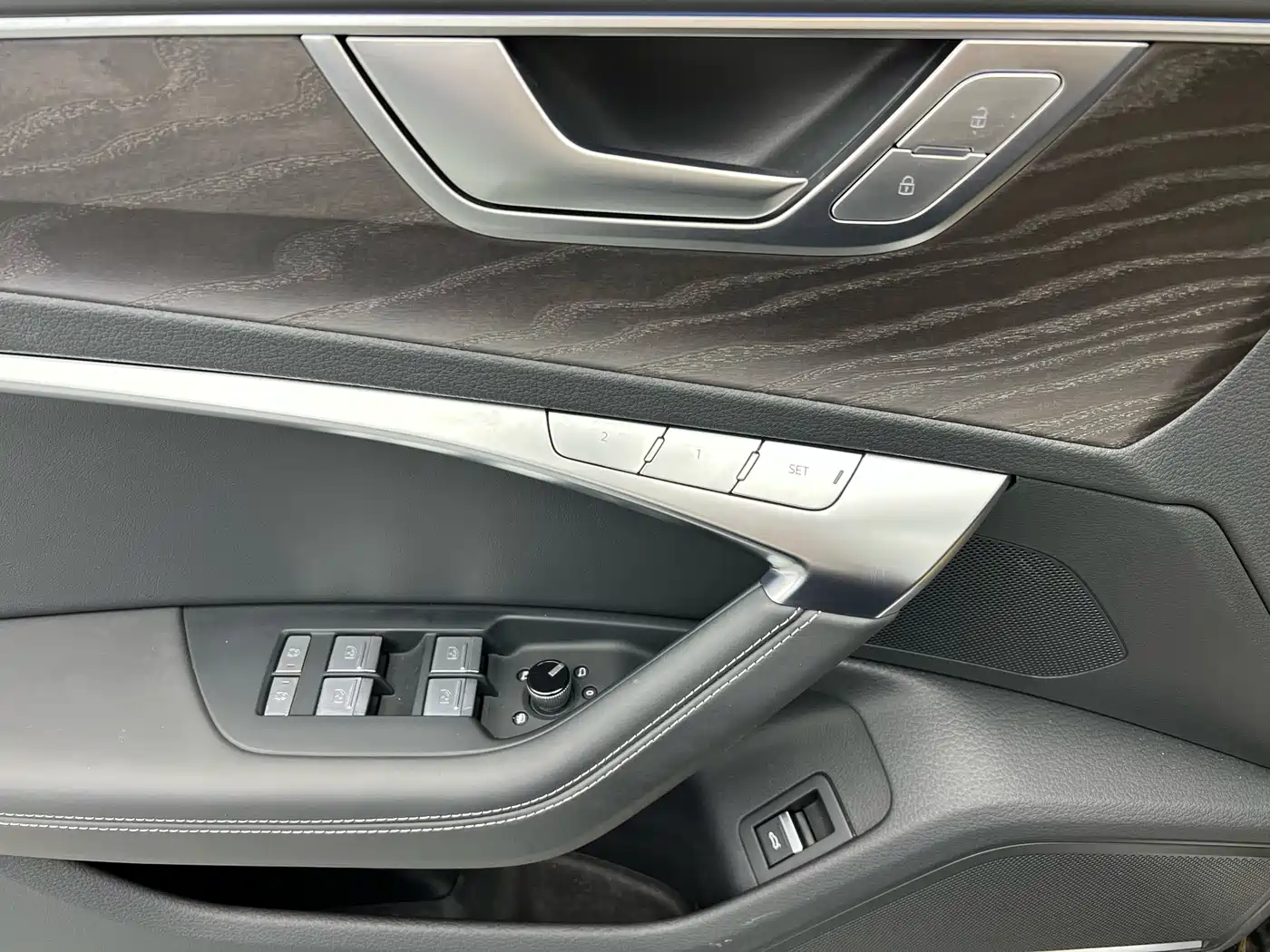 Audi A6L 2024 55 TFSI quattro Exclusive Dynamic фото 5