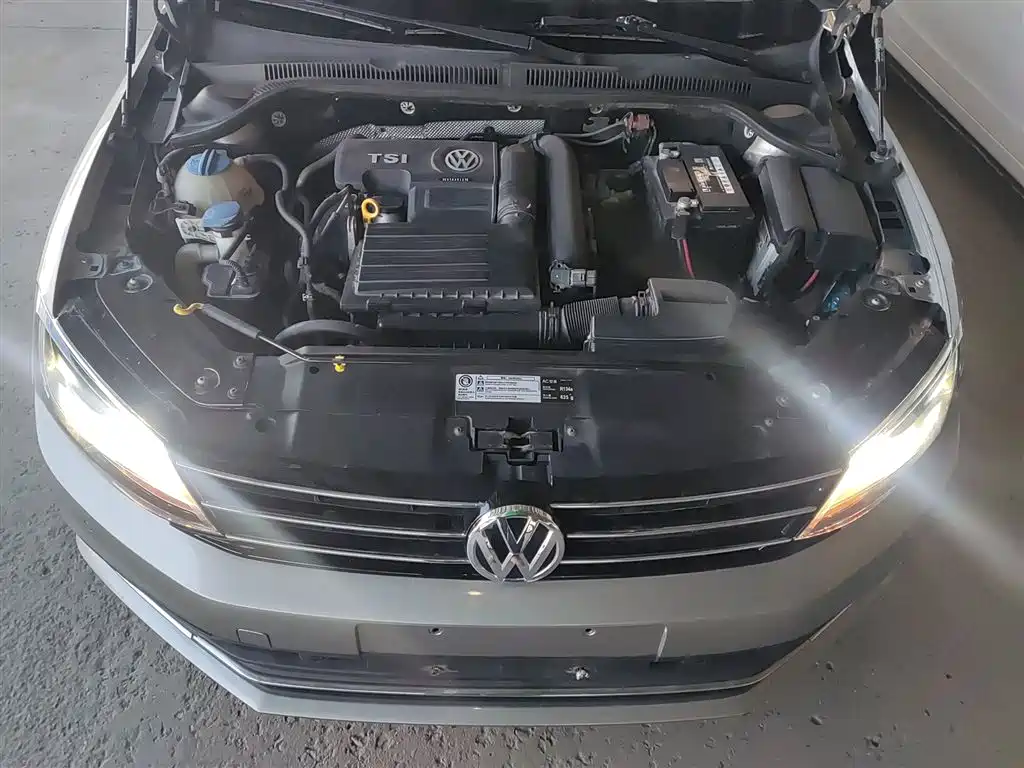 Volkswagen Sagitar 2015 230TSI Automatic Luxury фото 20