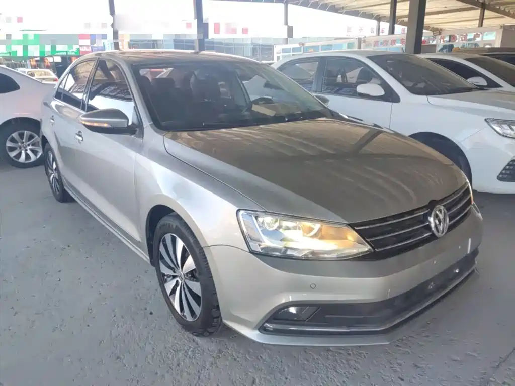Volkswagen Sagitar 2015 230TSI Automatic Luxury фото 4