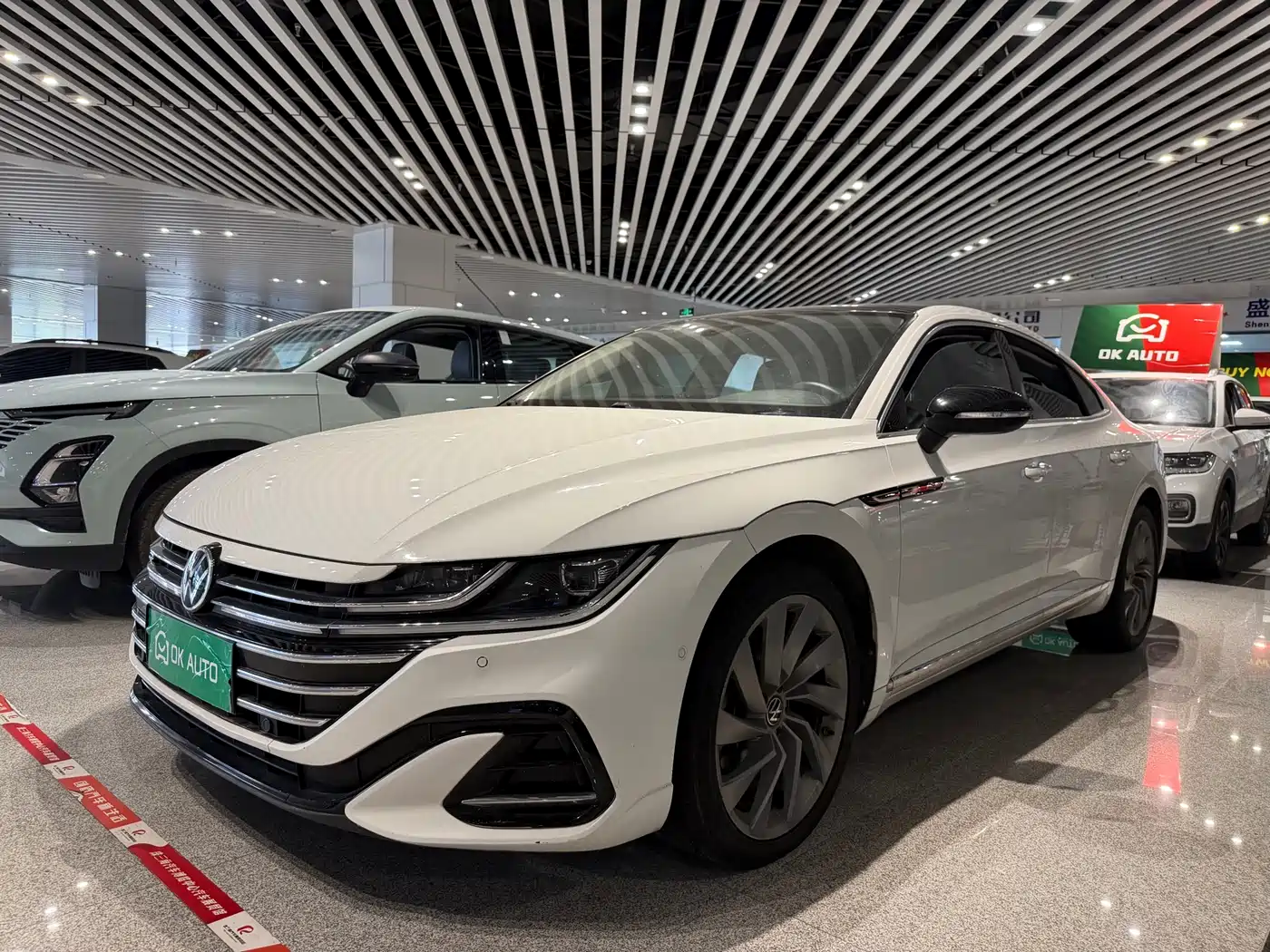 Volkswagen FAW-Volkswagen CC 2023 380TSI Eye-catching Edition фото 2