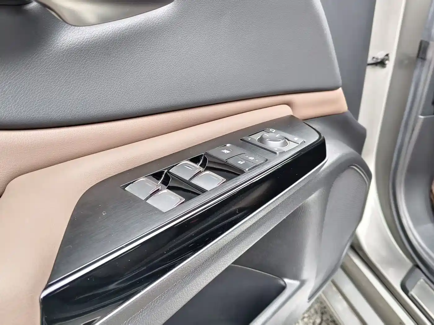 Lexus ES 2022 200 Excellence Edition фото 24
