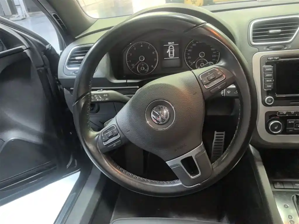 Volkswagen Eos 2011 Model 2.0TSI фото 11