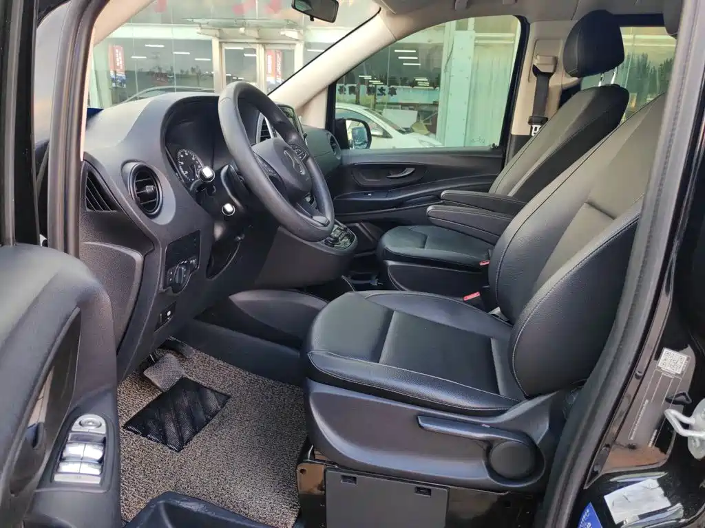 Photo 11 - Mercedes-Benz Vito