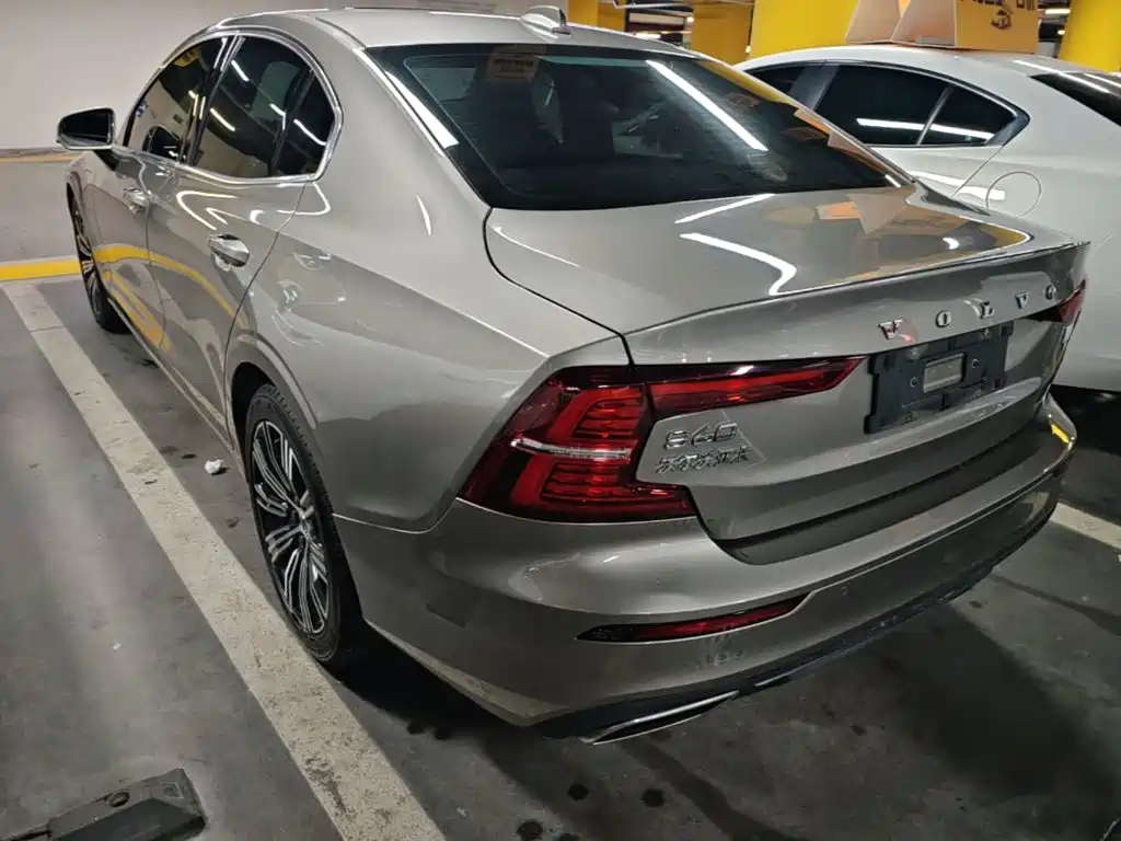 Volvo S60 Plug-in Hybrid 2022 2022 T8 E-AWD Hybrid Intelligent Luxury Edition