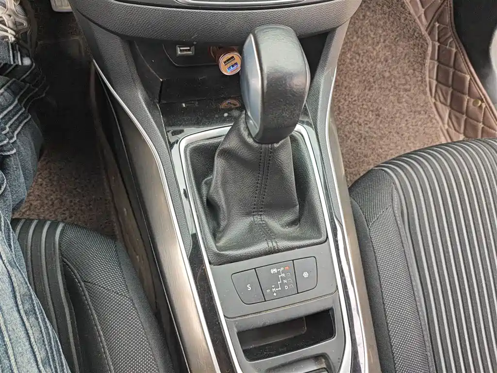 Peugeot 408 2016 1.6T Automatic Luxury Edition фото 7