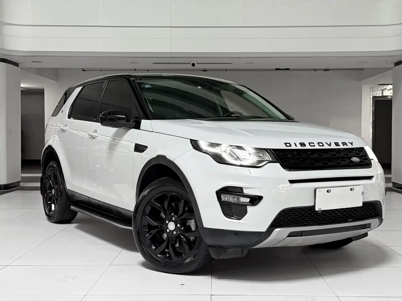 Land Rover Discovery Sport 2016 2.0T HSE фото 3