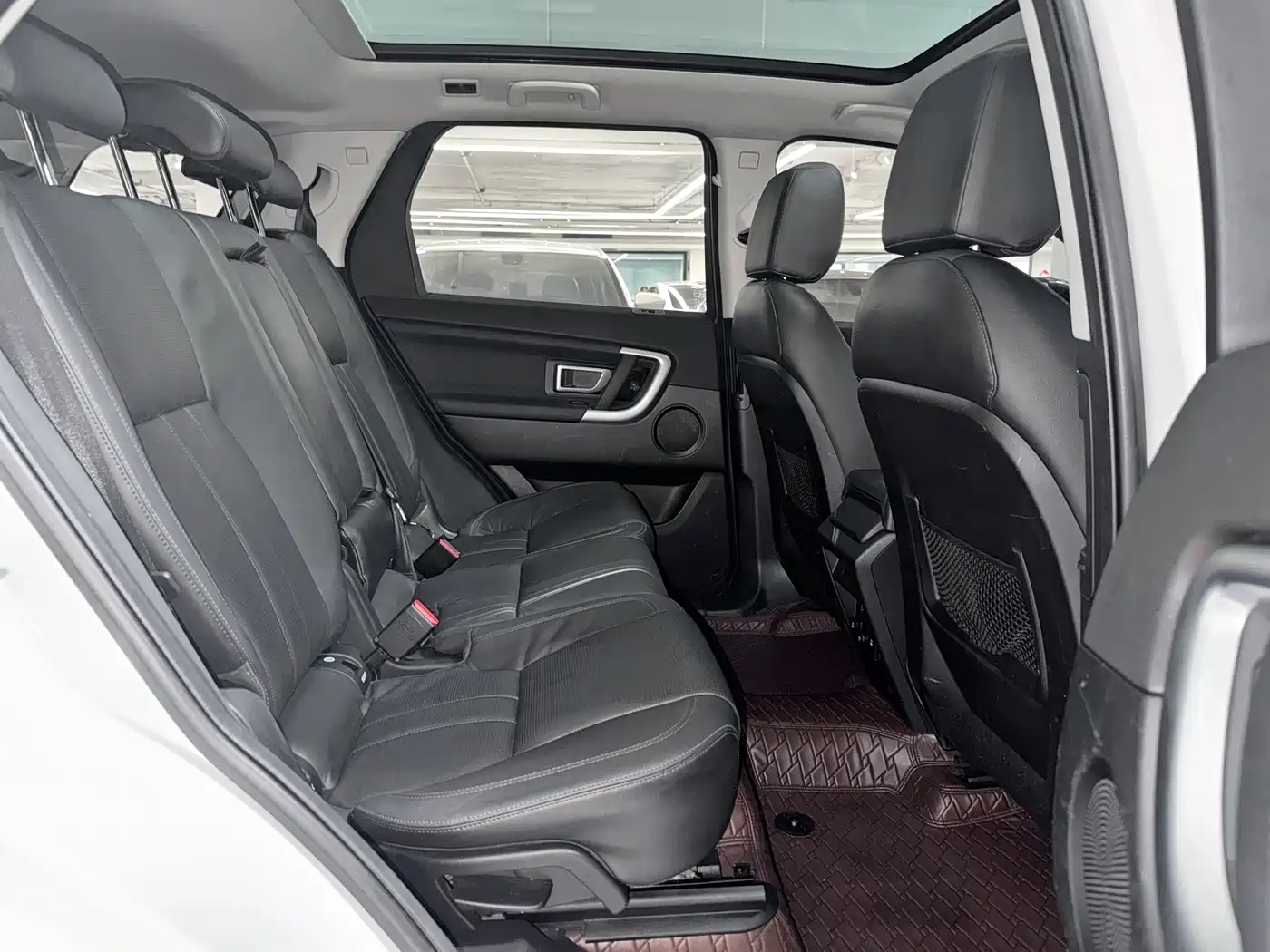 Land Rover Discovery Sport 2016 2.0T HSE фото 9