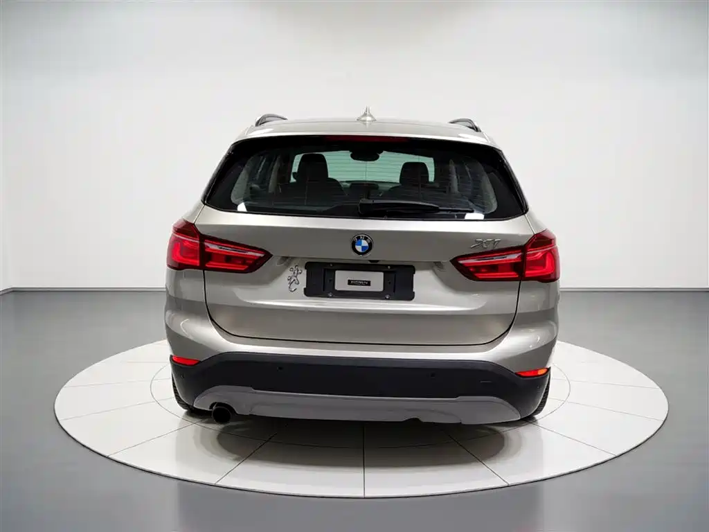 BMW X1 2016 sDrive18Li Premium Model фото 6