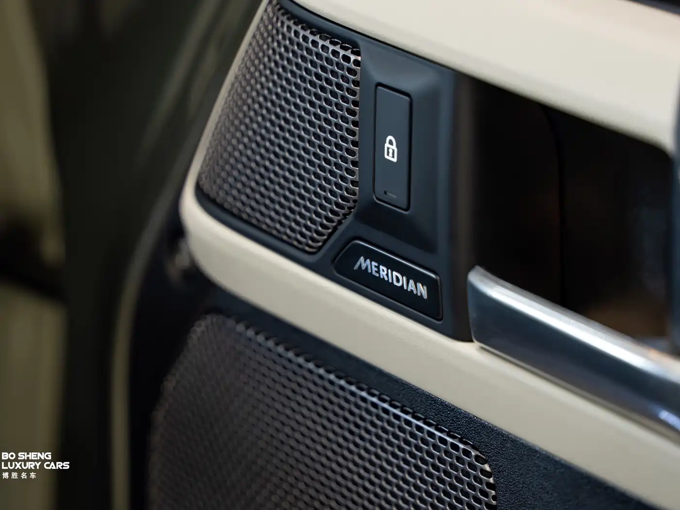 Land Rover Defender 2023 Model 110 3.0T P400 X-DYNAMIC HSE фото 14