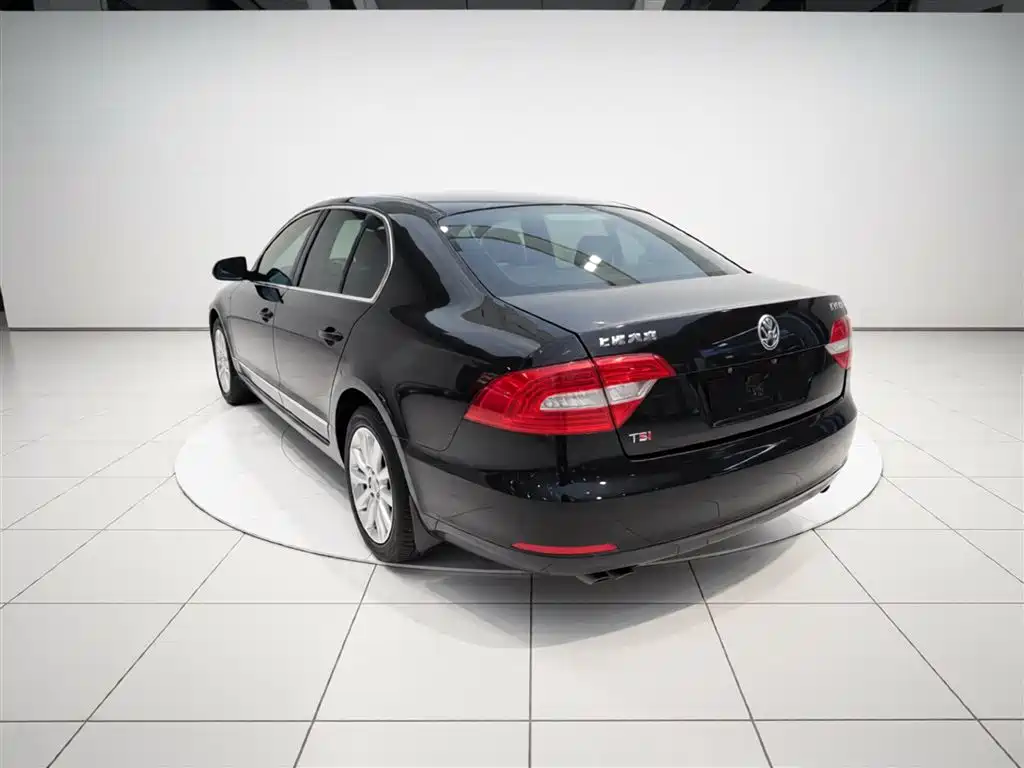 Škoda Superb 2013 1.8TSI Automatic Elite Edition фото 23