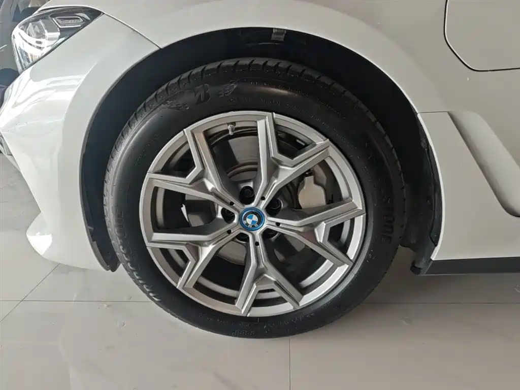 BMW i3 2024 eDrive 35 L фото 23