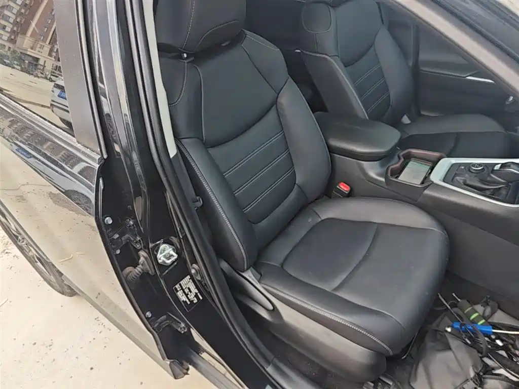 Toyota RAV4 Rongfang 2020 Hybrid 2.5L E-CVT 4WD Elite PLUS фото 20