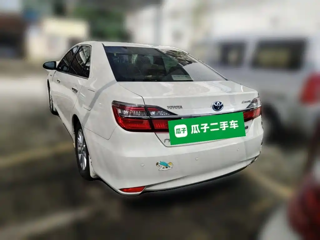 Фото 25 - Toyota Camry