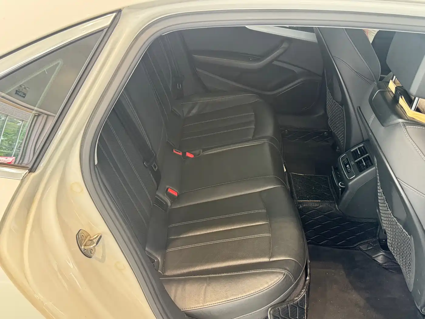 Audi A4L 2020 40 TFSI Luxury Dynamic фото 16