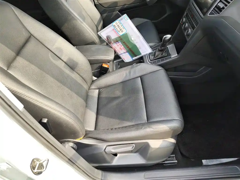 Volkswagen Golf Sportsvan 2018 1.6L Automatic Comfort фото 25