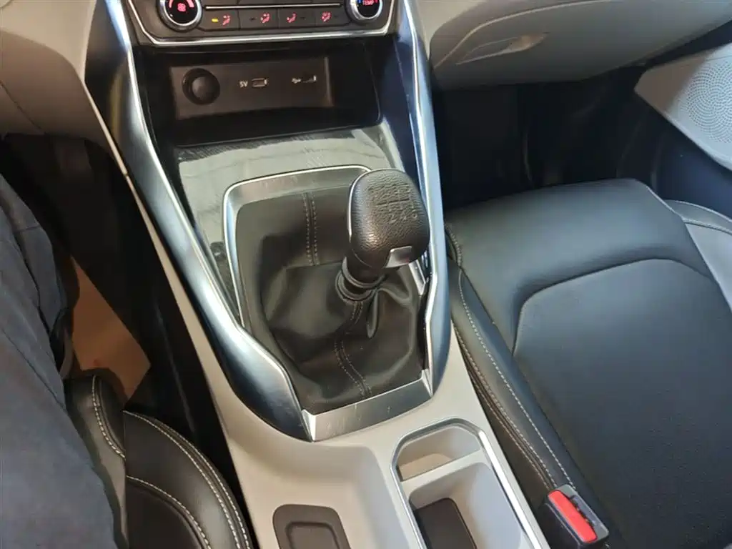 SAIC Maxus Maxus G50 2023 Model 1.5T Manual Joyride A фото 14