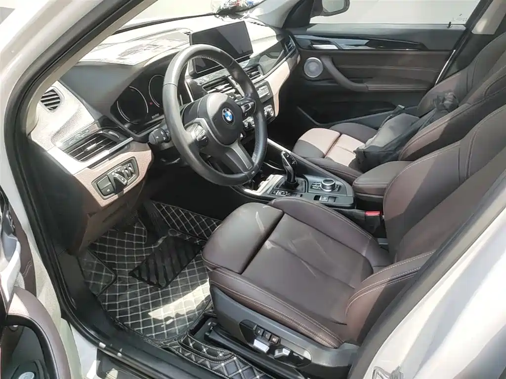 BMW X1 2022 sDrive25Li Leading фото 22