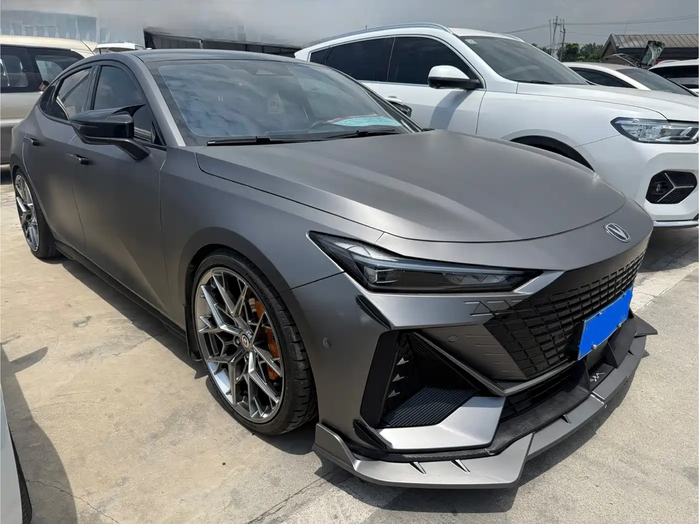 CHANGAN UNI-V