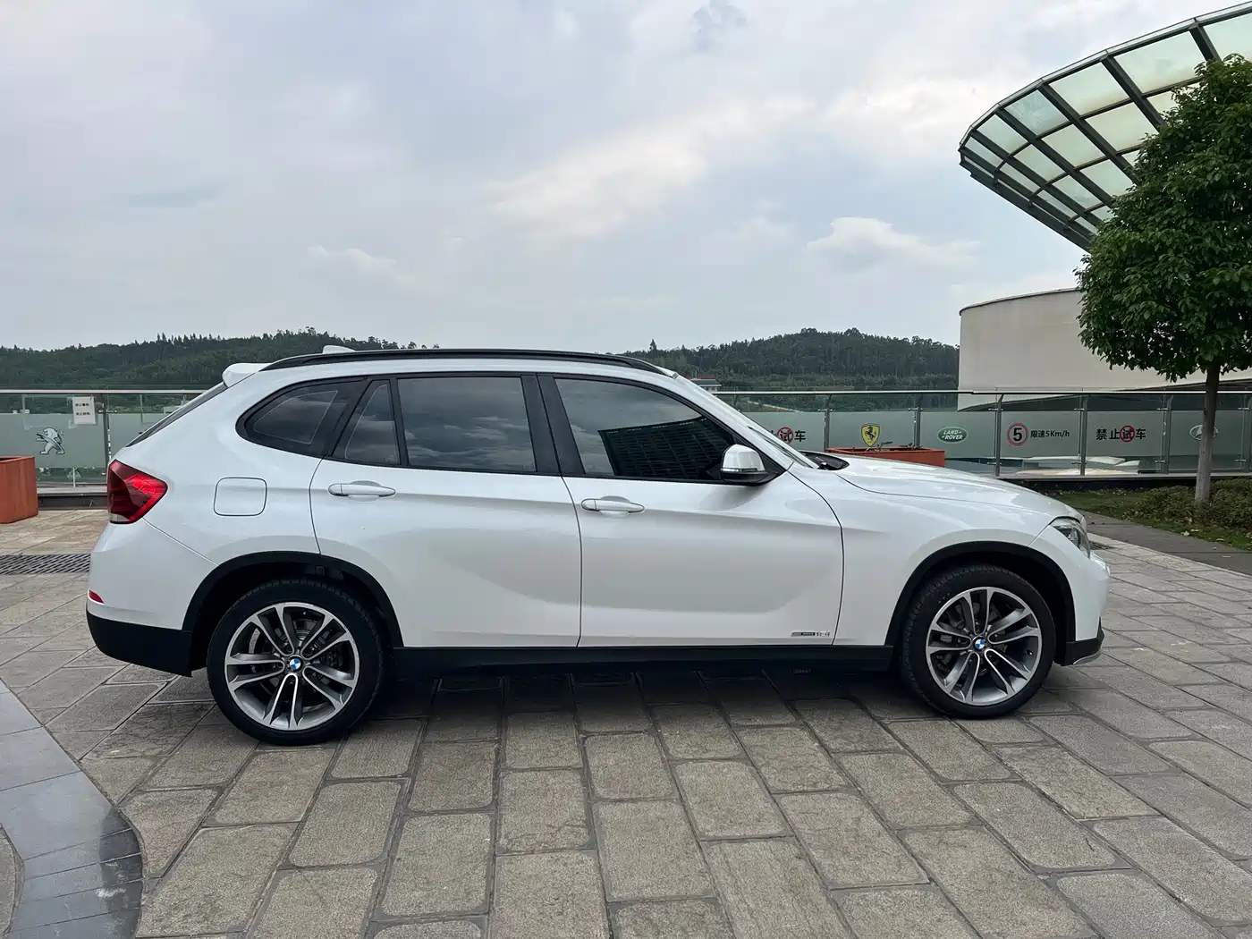 BMW X1 2015 Model sDrive18i Leading Advanced Edition фото 9