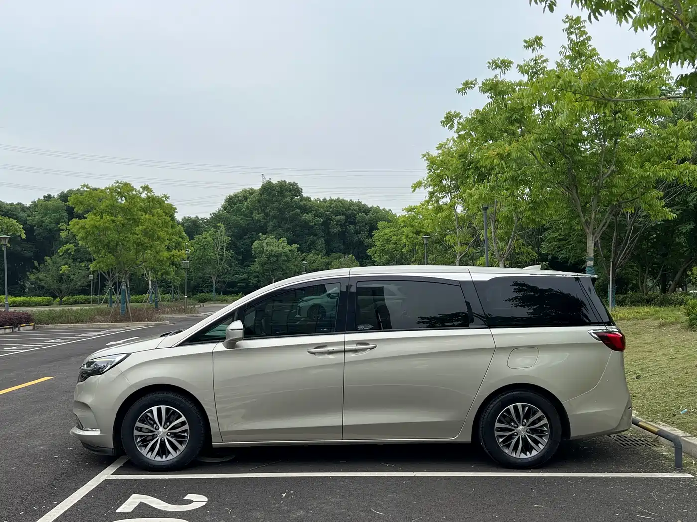 Buick GL8 2020 Model ES Landglory 653T Premium фото 4