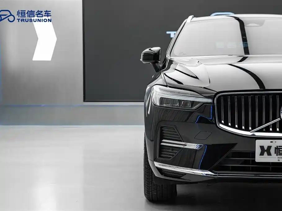 Фото 8 - Volvo XC60