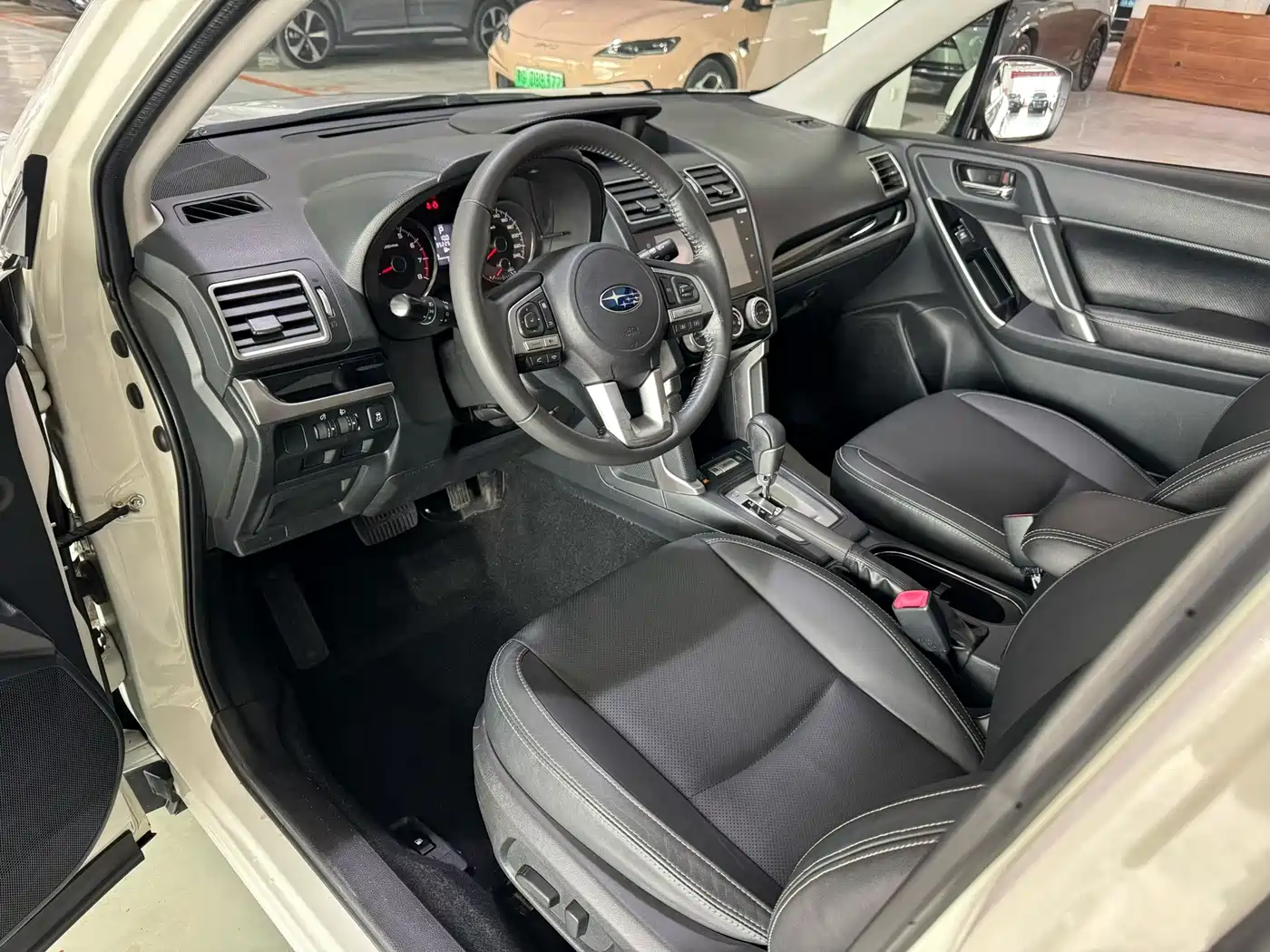 Subaru Forester 2016 2.0i Luxury Navigation Edition фото 7