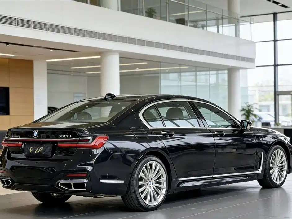 BMW 7 Series 2016 740Li Leading Edition фото 6