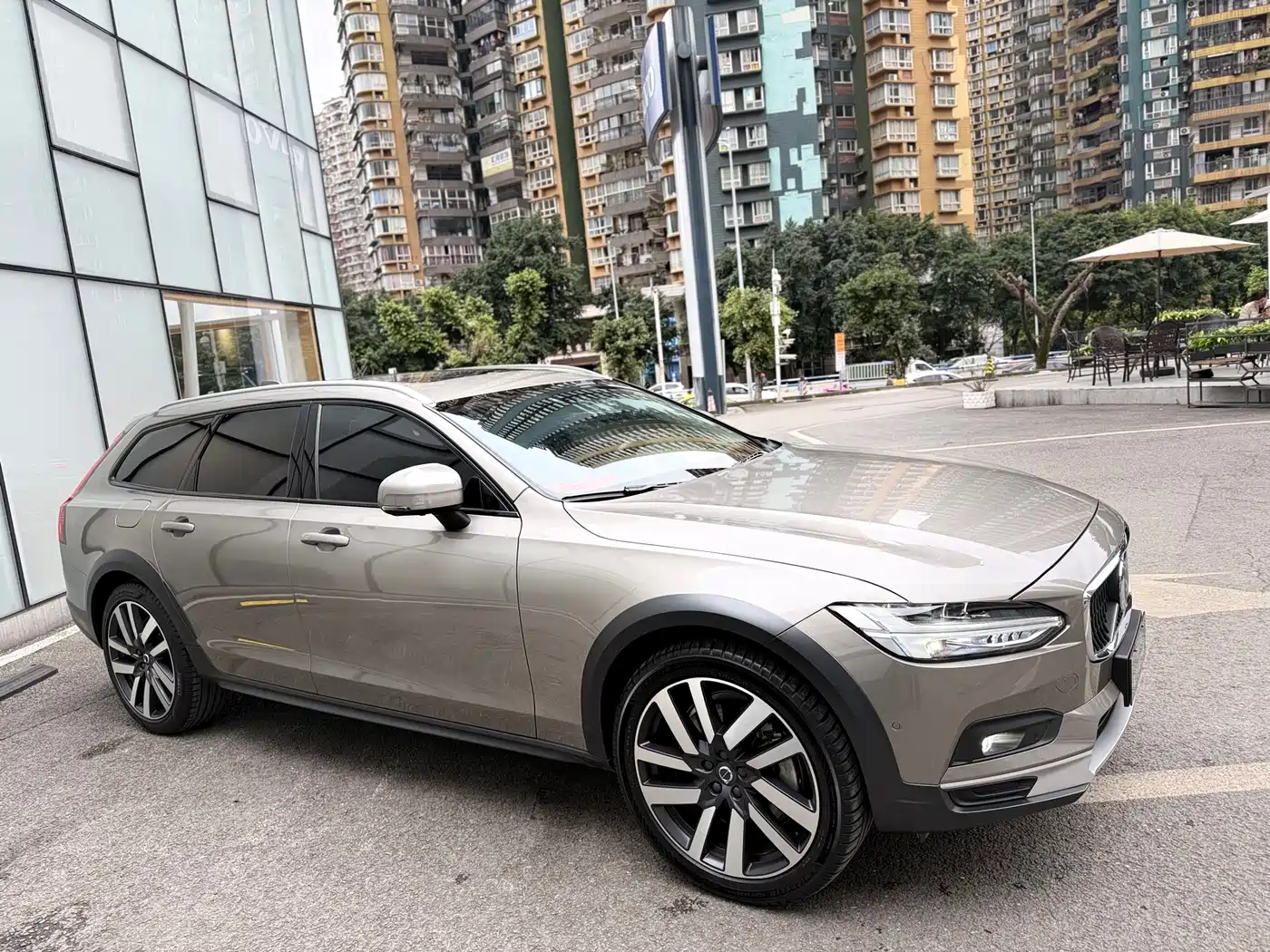 VOLVO V90