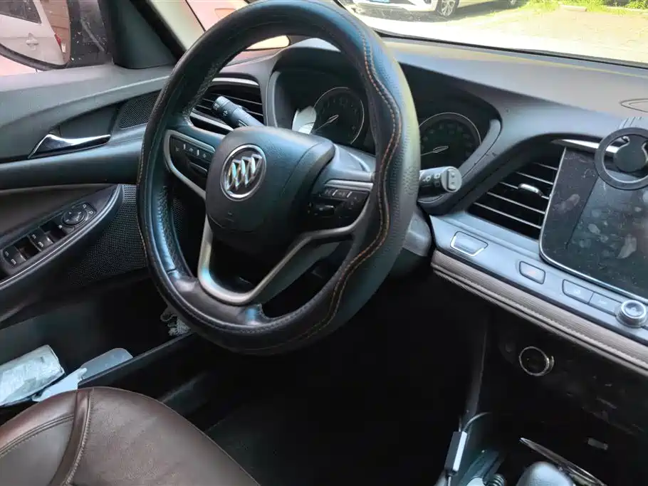 Buick GL6 2018 18T 6-Seater Luxury фото 15