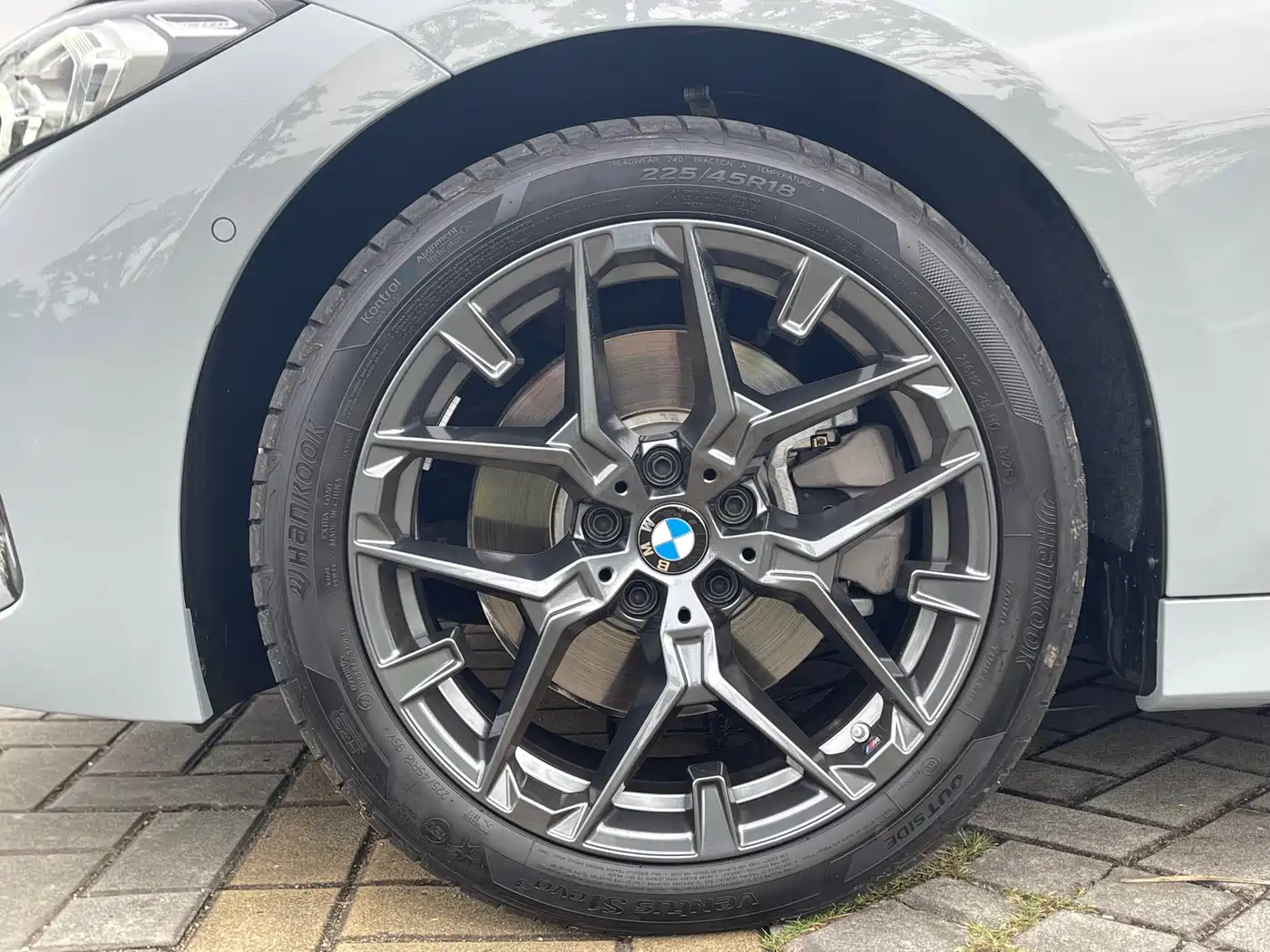 BMW 3 Series 2025 330Li M Sport Night Edition фото 22