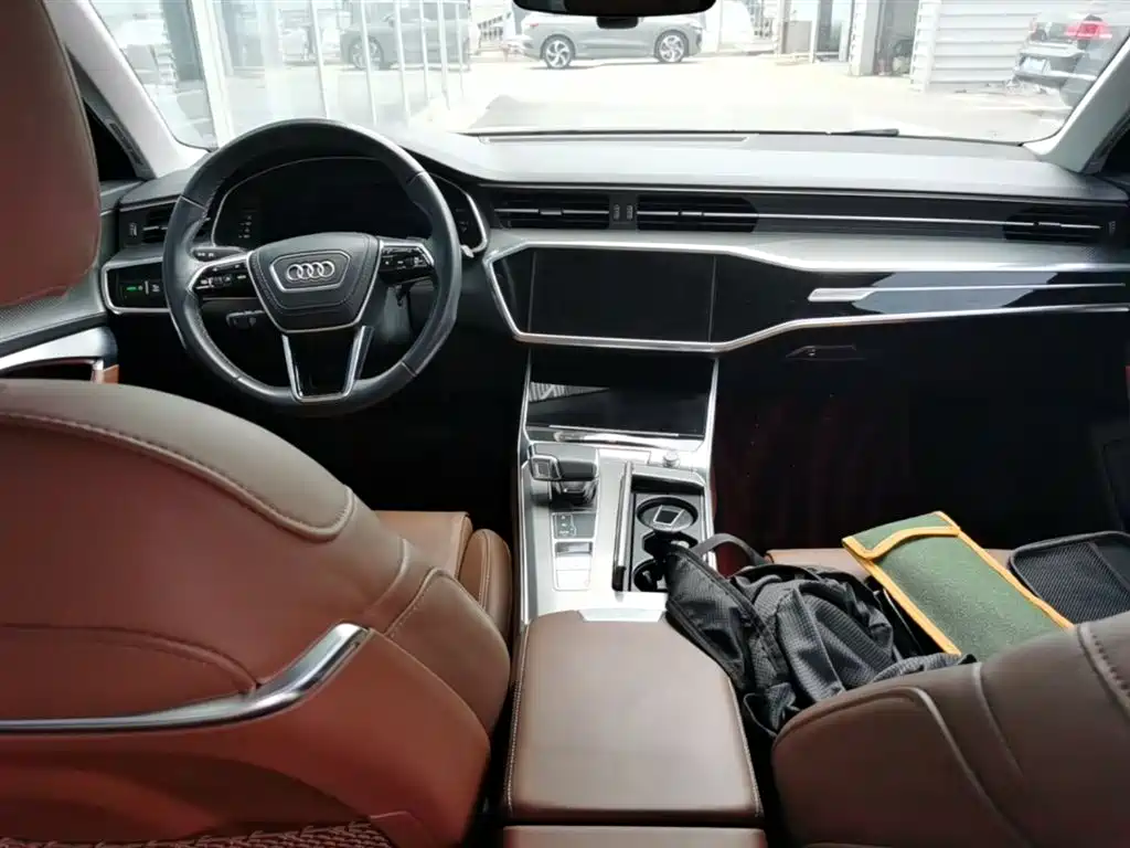 Audi A6L 2023 45 TFSI Premium Selection Elegance фото 16
