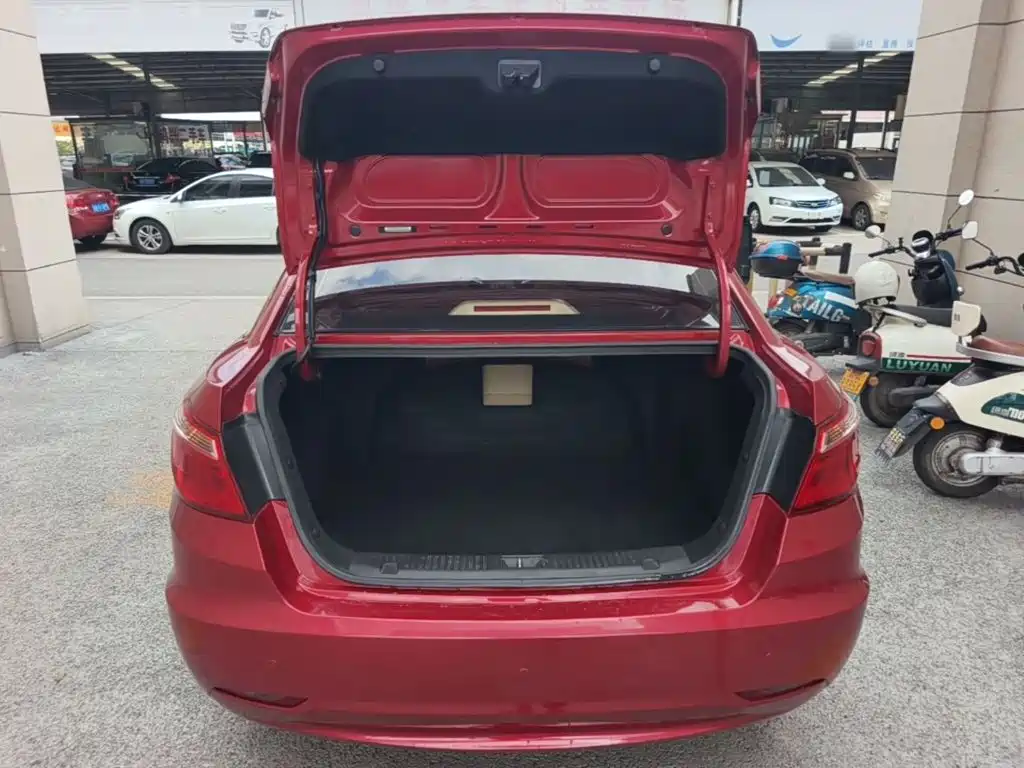 Фото 19 - Changan Eado