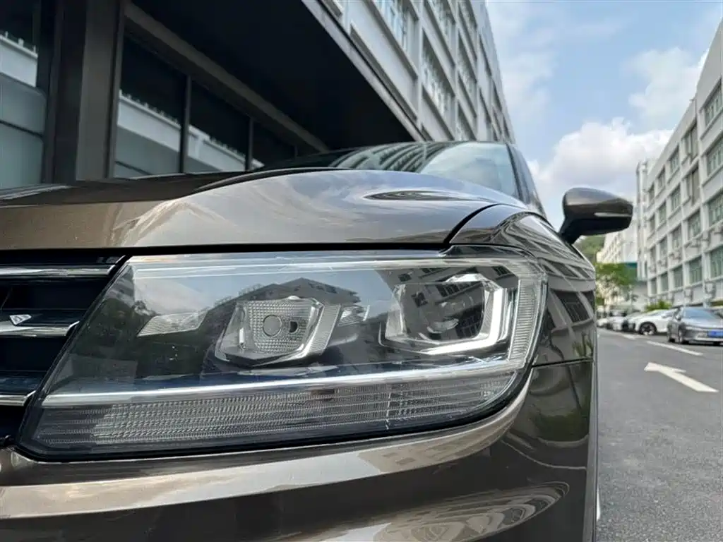 Volkswagen Tiguan L 2017 330TSI Automatic 2WD Luxury Edition фото 16