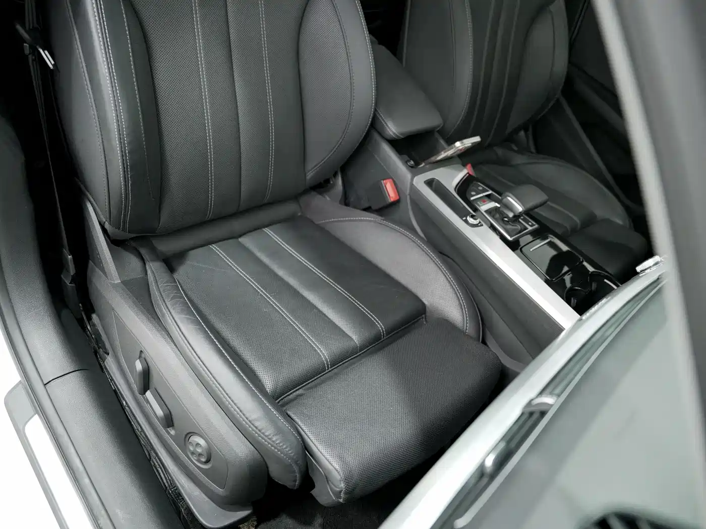 Audi A4L 2020 40 TFSI quattro Luxury Dynamic фото 13
