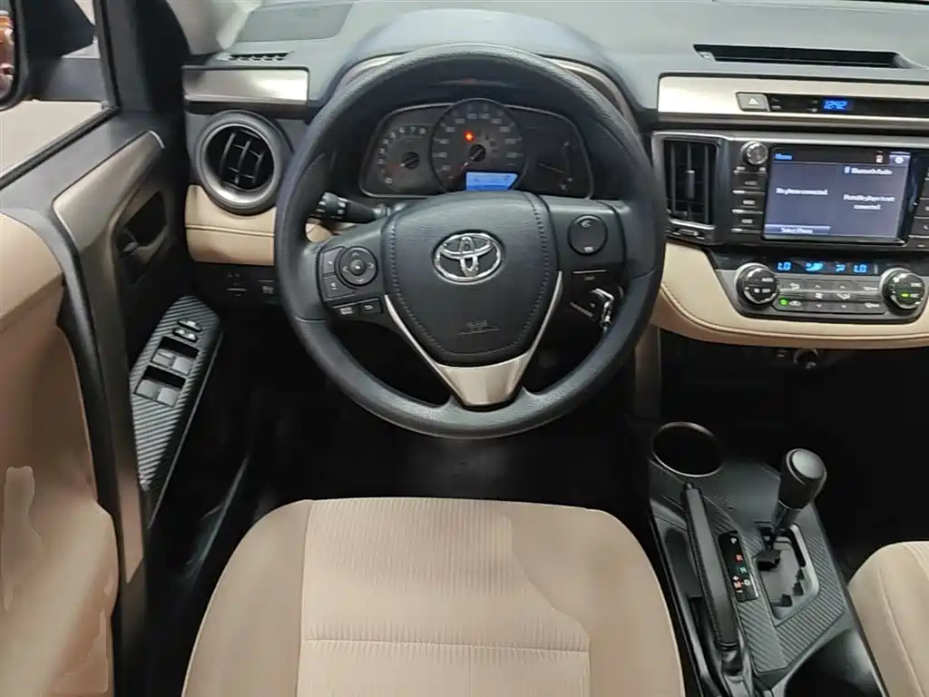 Toyota RAV4 Rongfang 2015 2.0L CVT 2WD Trend Edition фото 11