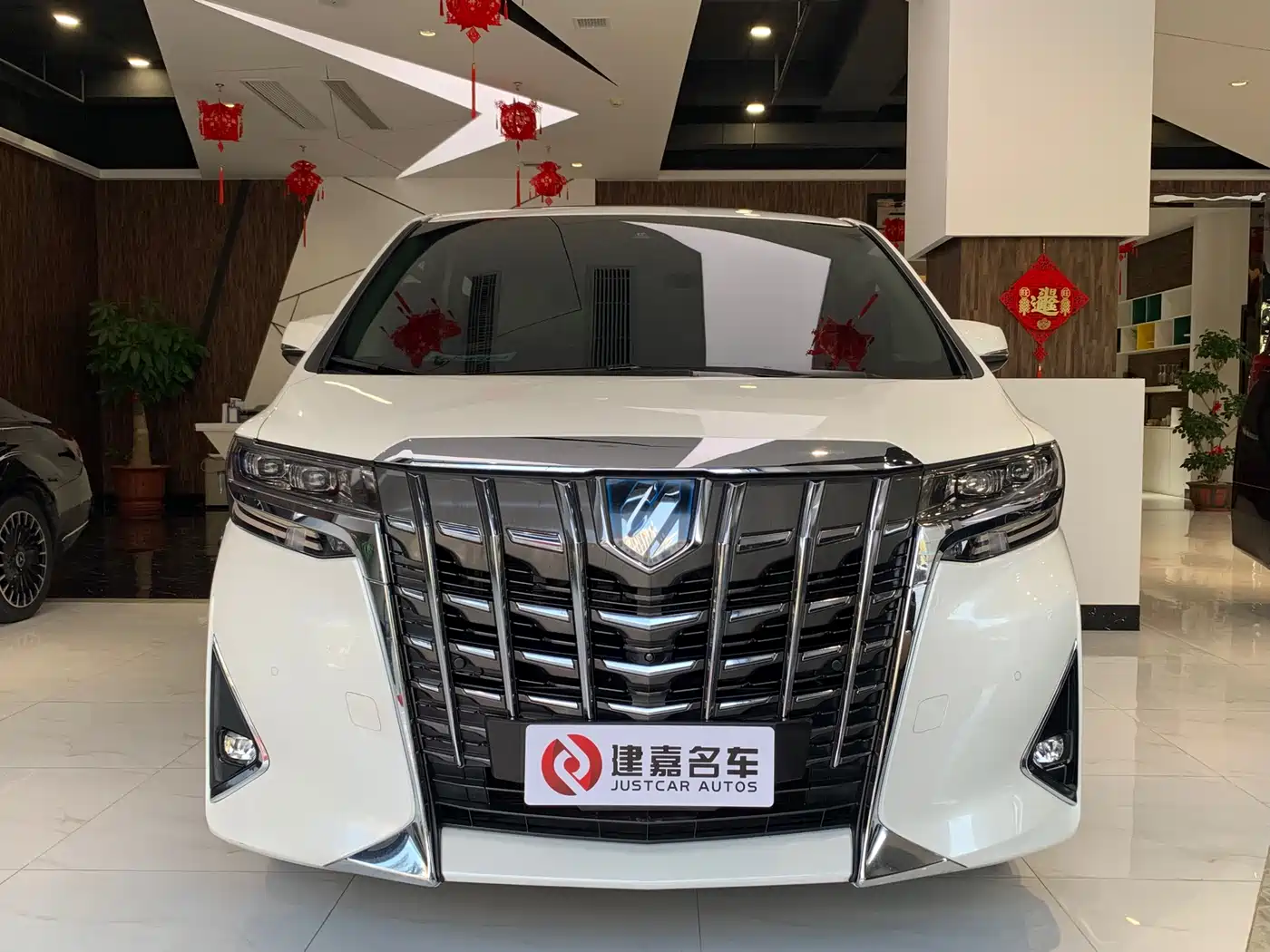 Toyota Alphard 2021 Hybrid 2.5L Premium фото 2