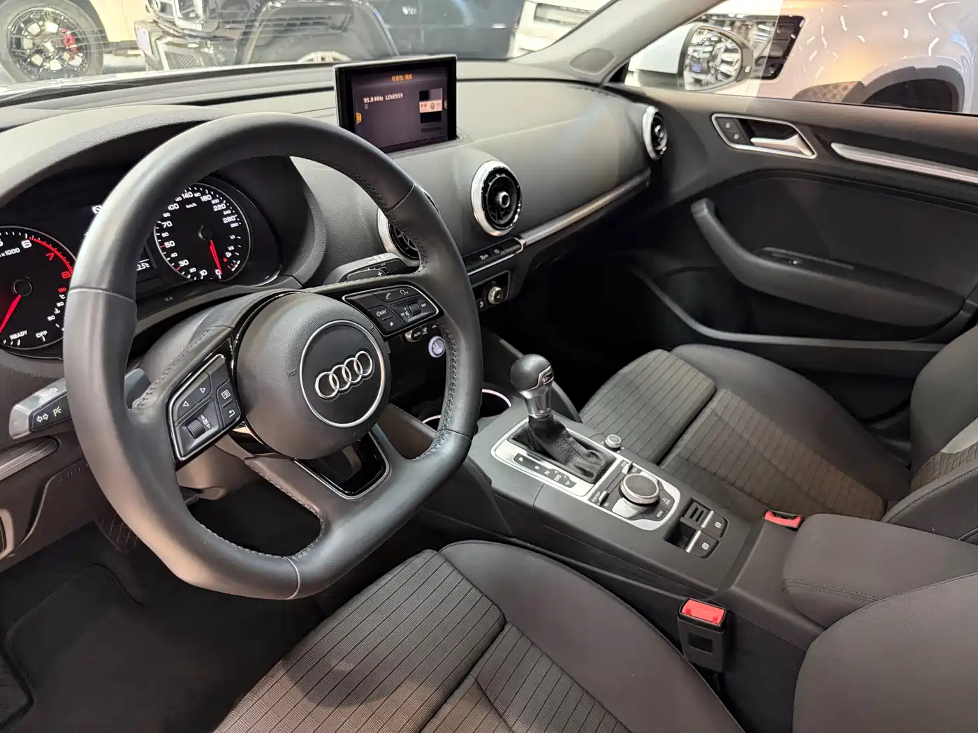Audi A3 2018 30th Anniversary Sportback 40 TFSI Sport фото 23