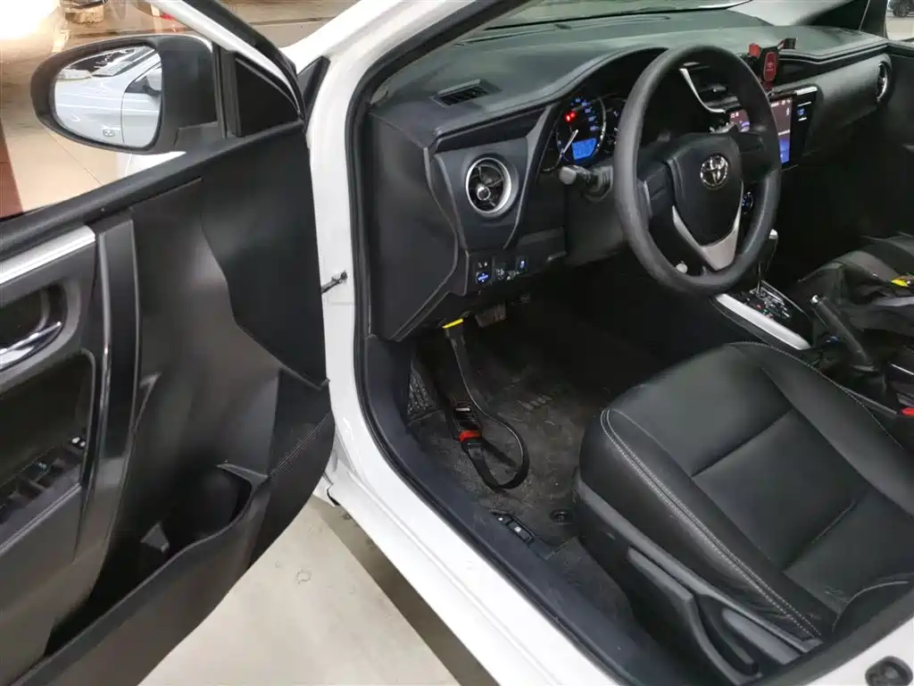Toyota Corolla 2017 Facelift 1.2T S-CVT GL фото 12