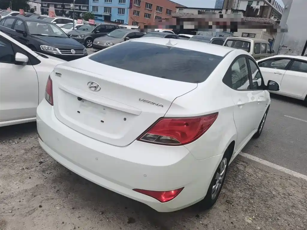 Hyundai Verna 2014 1.4L Manual Smart GLS фото 7