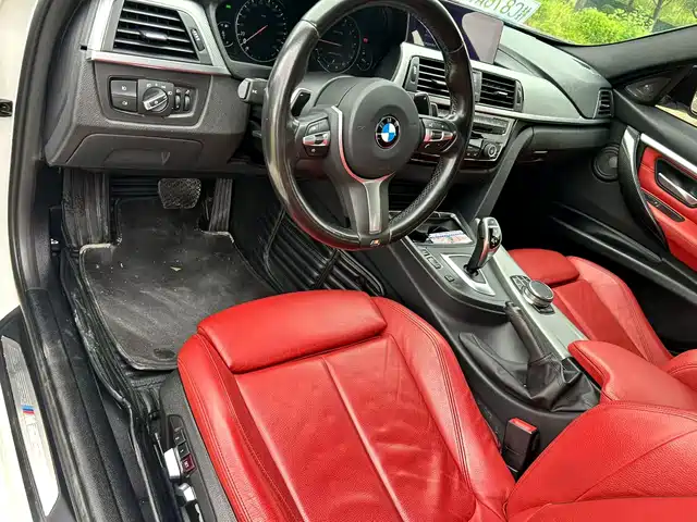 BMW 3 Series 2019 320i M Sport Black Night Edition — фото 4