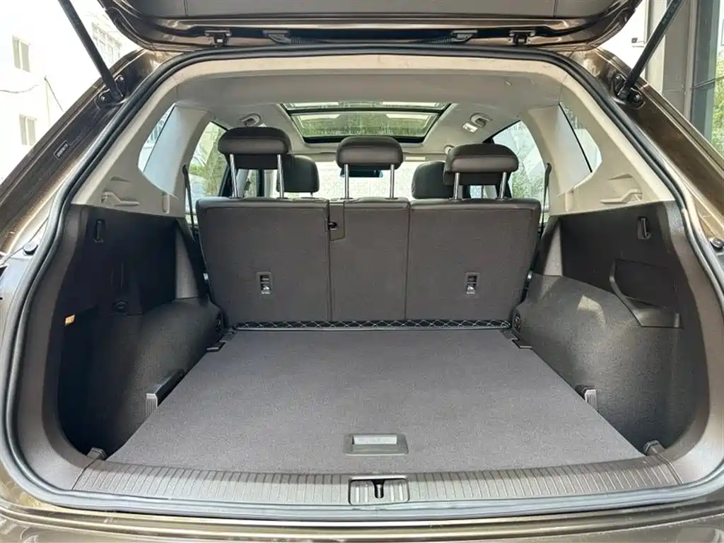Volkswagen Tiguan L 2017 330TSI Automatic 2WD Luxury Edition фото 14