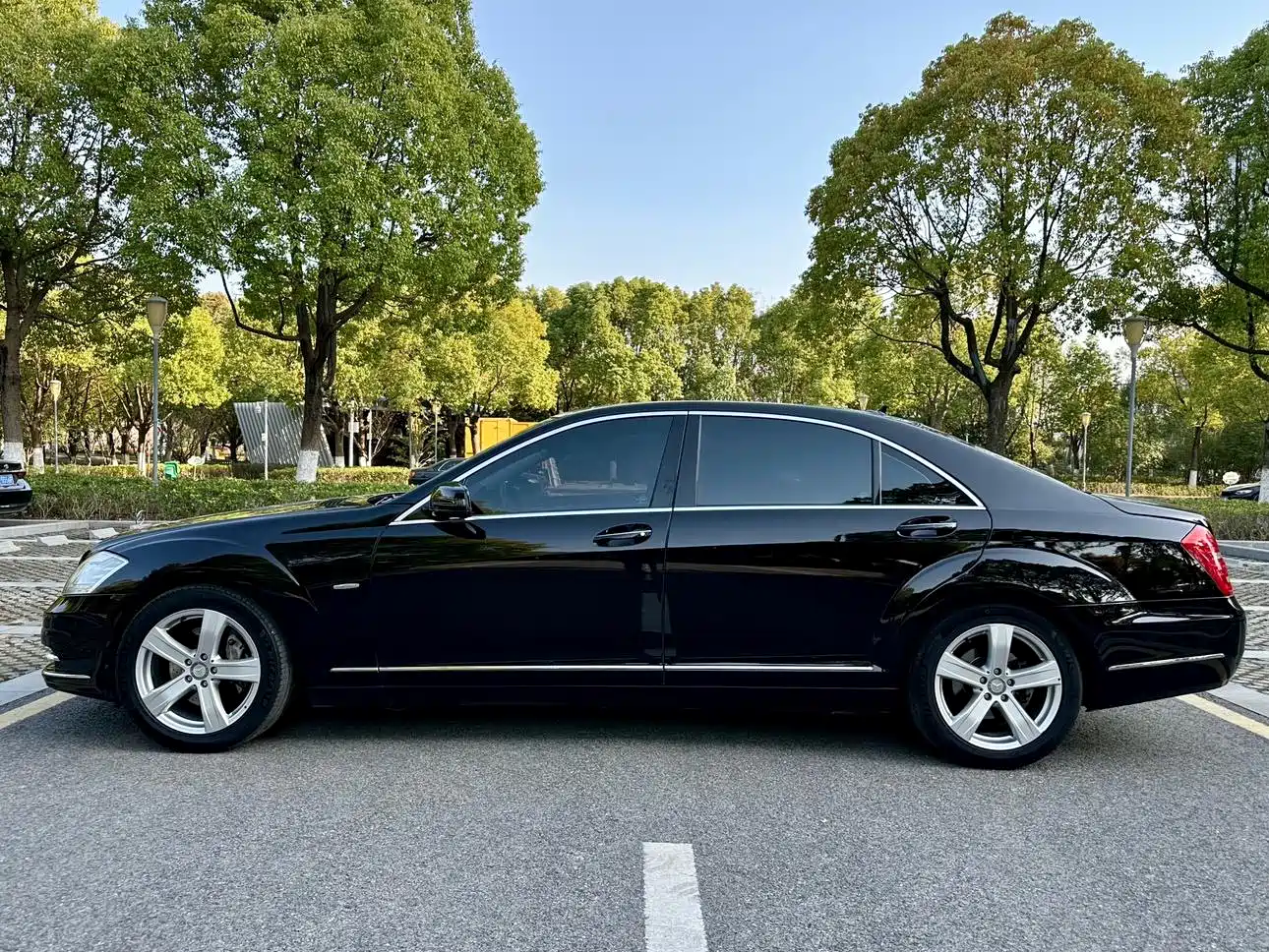 Mercedes-Benz S-Class 2012 S 300 L Luxury Grand Edition фото 22