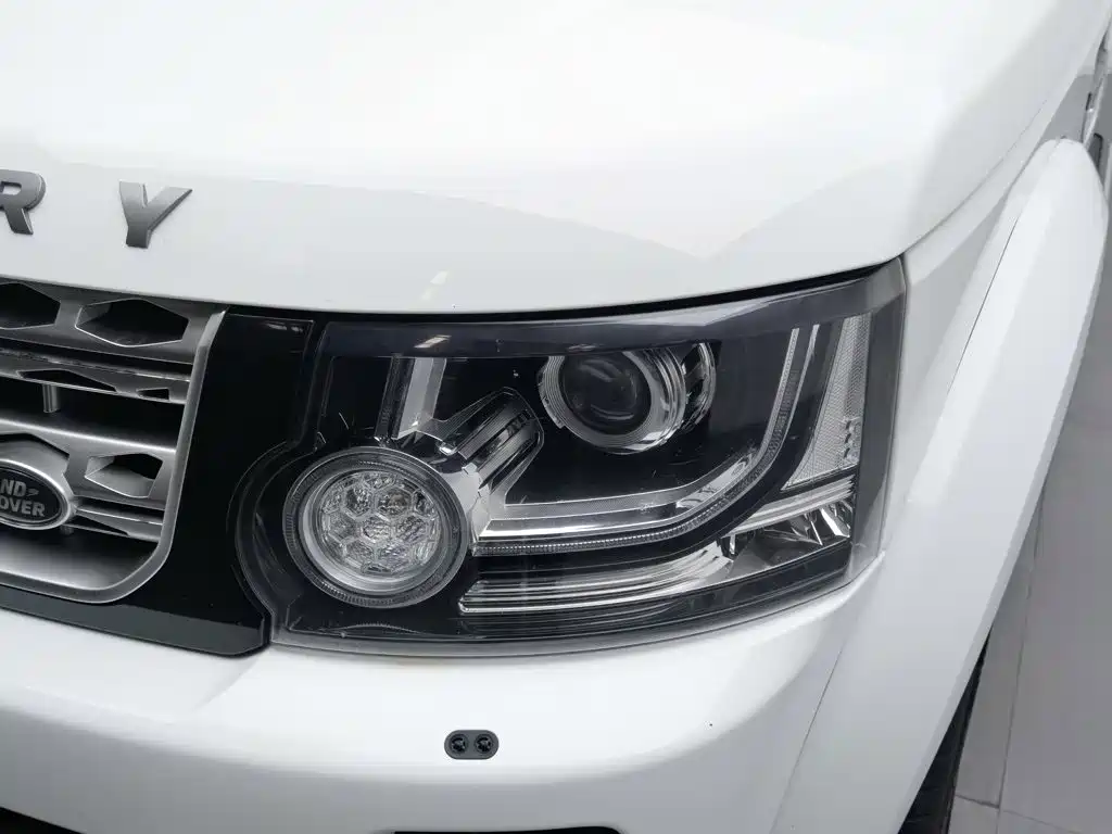Photo 7 - Land Rover Discovery