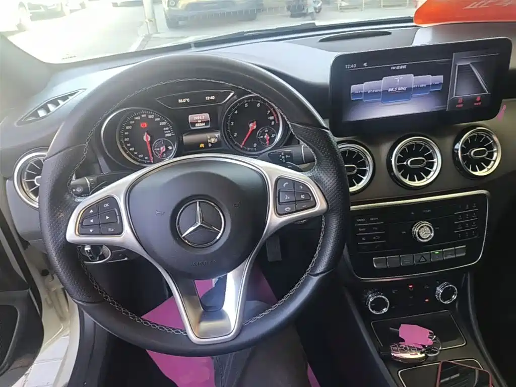 Mercedes-Benz CLA (Import) 2017 Facelift CLA 200 Style фото 11