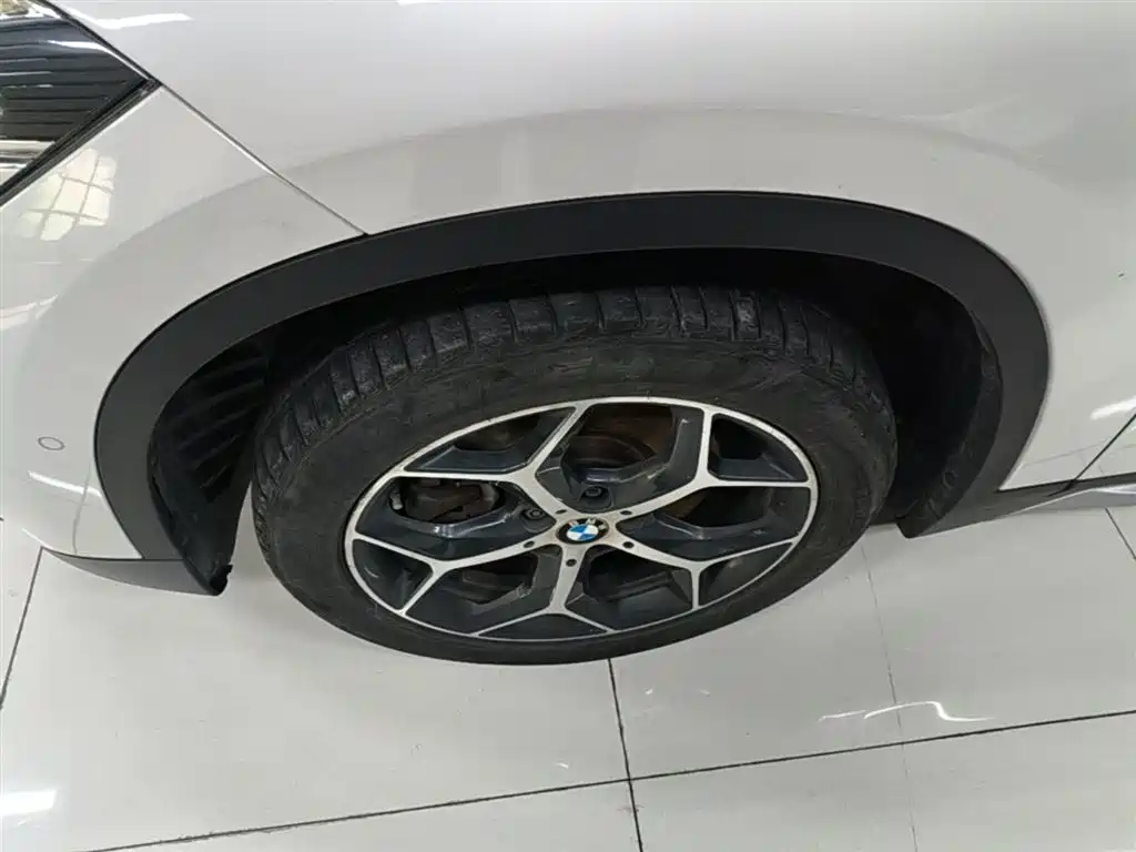 BMW X1 2016 xDrive20Li Luxury Model фото 23