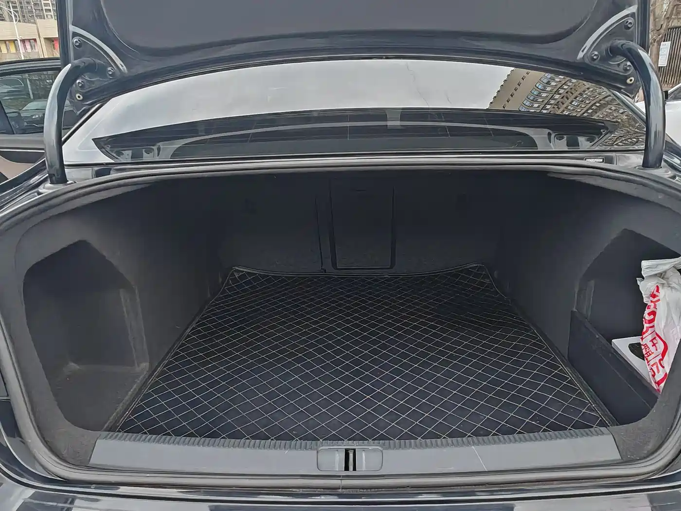 Volkswagen Magotan 2015 Facelift 1.8TSI Luxury фото 15