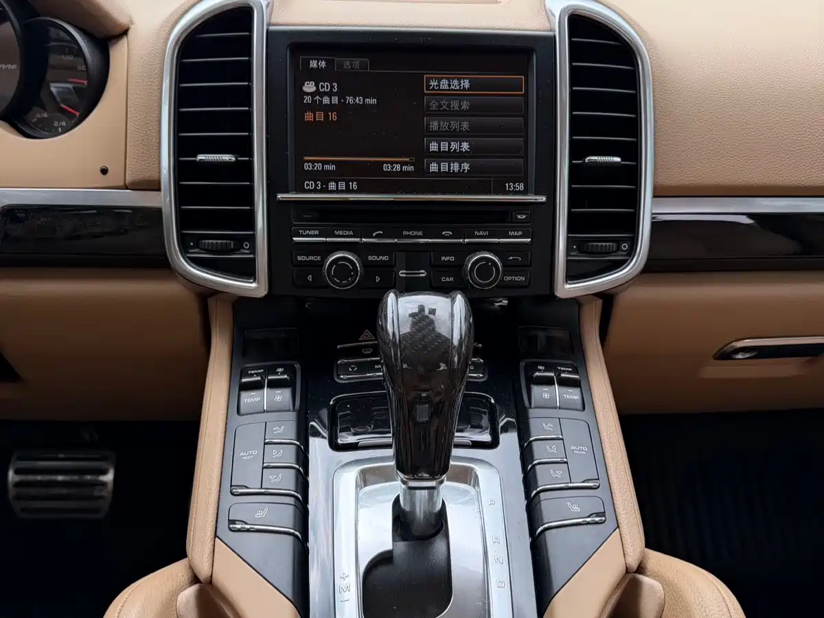 Porsche Cayenne 2011 Cayenne 3.0T фото 20
