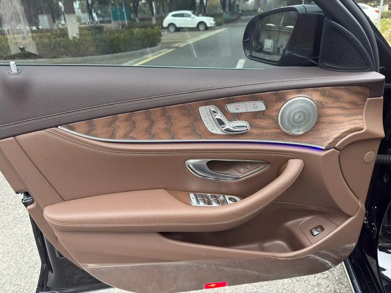 Mercedes-Benz E-Class 2023 Facelift E 300 L Luxury фото 7
